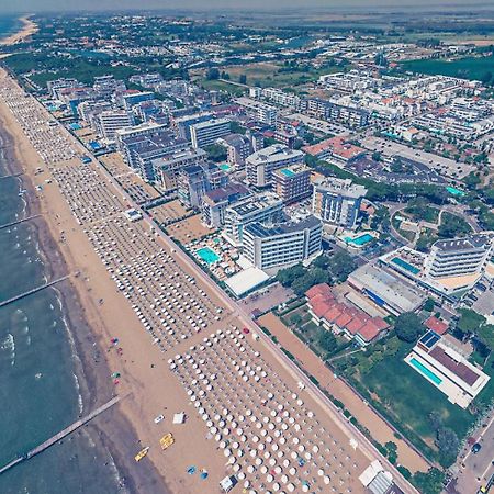 Residence Alla Rotonda Lido di Jesolo Buitenkant foto