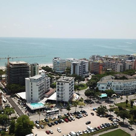 Residence Alla Rotonda Lido di Jesolo Buitenkant foto